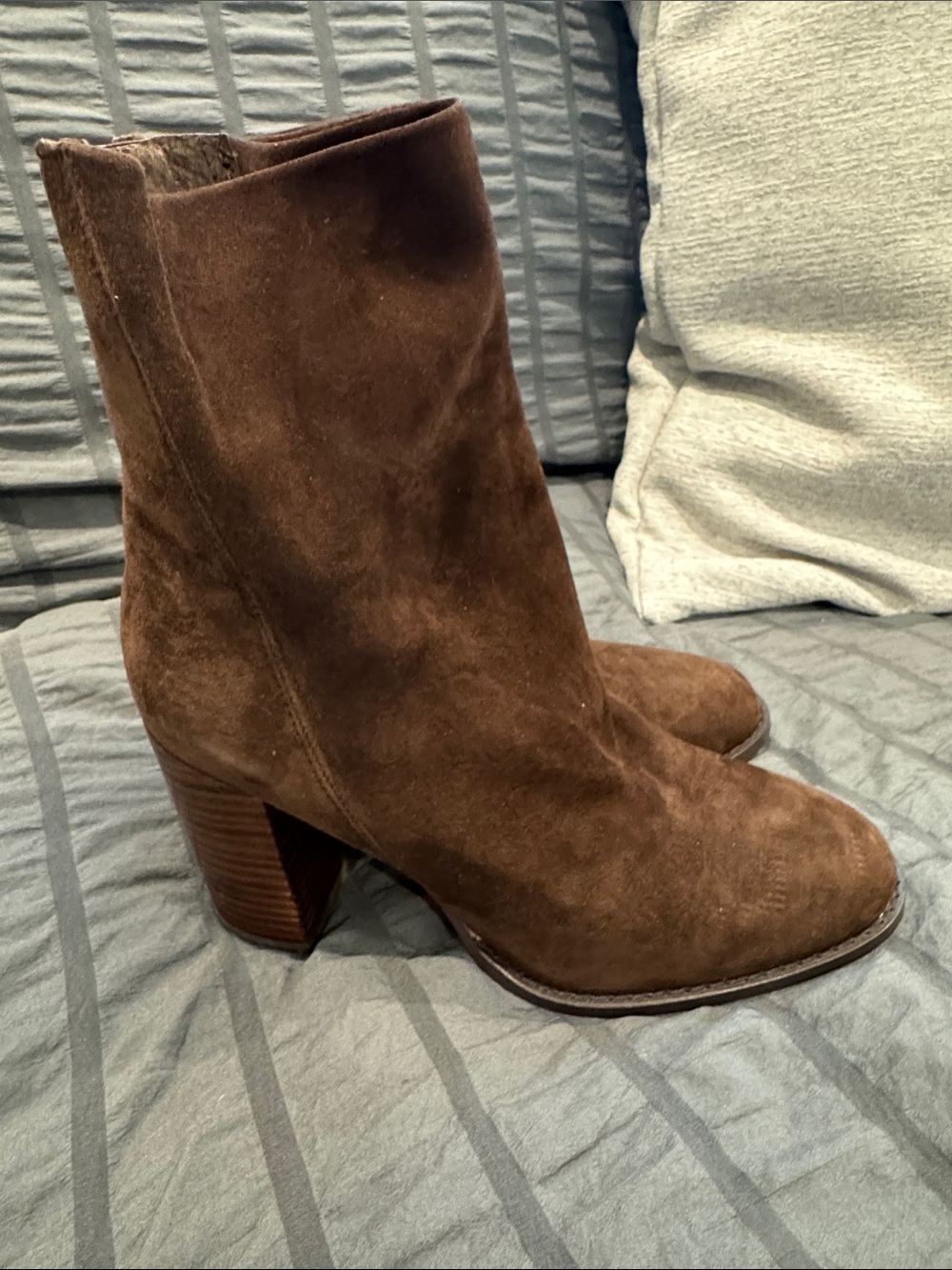 Steve Madden Brown Suede Block Heel Ankle Booties